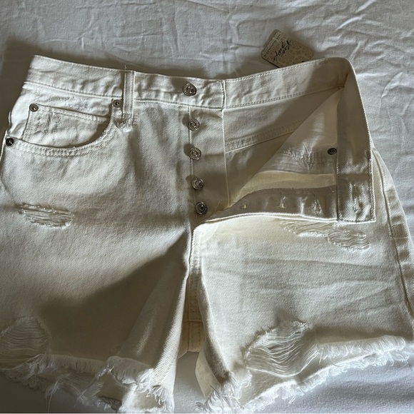 Free People White Bright Distressed Button Fly Raw Hem Denim Shorts Sz 27 NWT - Picture 6 of 13